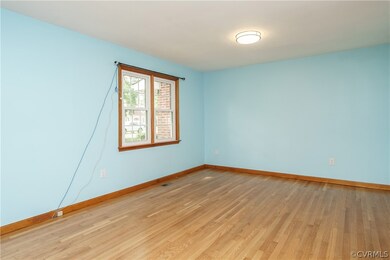 LIVING ROOM W/ENDLESS POSSIBILITIES!!