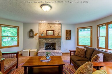 237 Cedar Dr, Teays Valley, WV 25560 - photo 2