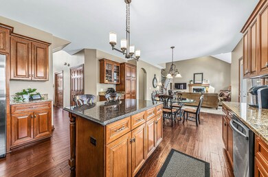 304 White Pines Ln, Oswego, IL 60543 - photo 5