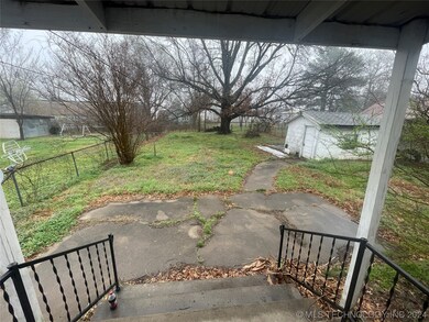 211 S 3rd St, Eufaula, OK 74432 - photo 3