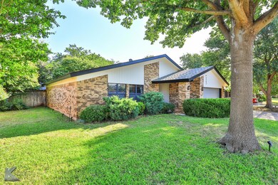 View of front of home featuring a front lawn