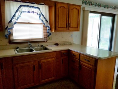 Kitchen (main level)