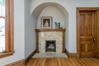 006-Living_Room-2836052-medium