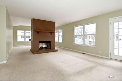 946 Cortney Dr, Carpentersville, IL 60110 - photo 7