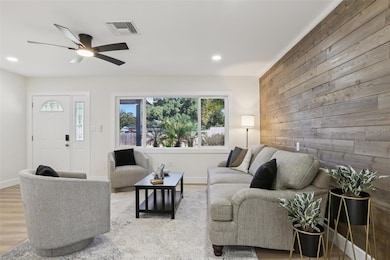 1226 Robin Hood Ln, Dunedin, FL 34698 - photo 6