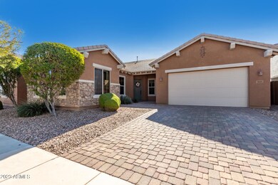 Front Elevation_Megan_RobinLeigh