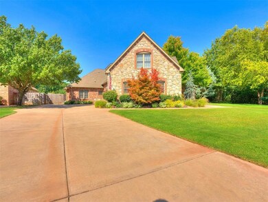 View of front of home featuring a front yard