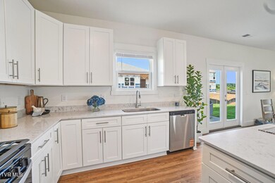 232 Artist Ave, Johnson City, TN 37615 - photo 7