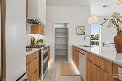 10784 W Freestyle Ln, Eagle, ID 83714 - photo 4