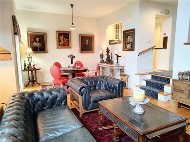 Living Room/Dining Area