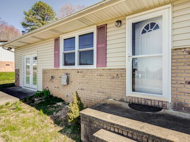 305 Cherry Tree Ln MLS006
