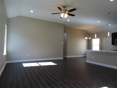 10627 Logger Pine Trail, Houston, TX 77088 - photo 4