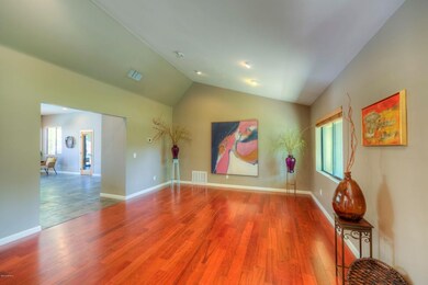 006_Dining Area