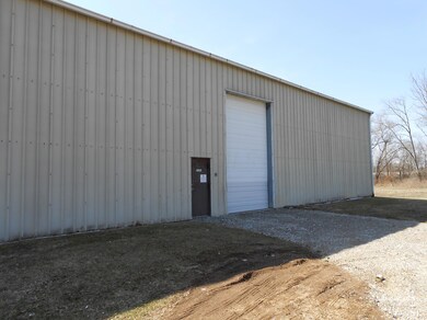 2665 N Court St, Circleville, OH 43113 - photo 7