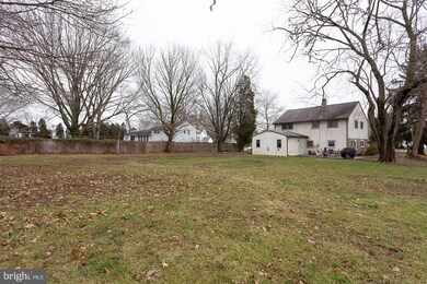 1051 Wayfield Dr, Norristown, PA 19403 - photo 2