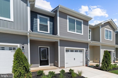 8139 Bartholomew Ct, Baltimore, MD 21206 - photo 4