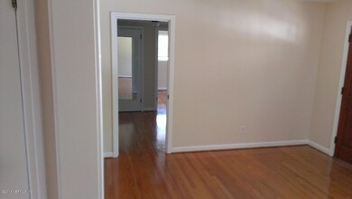 6914 Holiday Rd N, Jacksonville, FL 32216 - photo 5