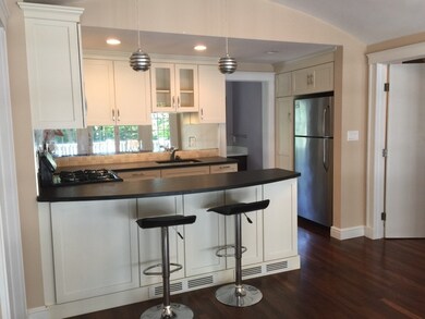 47R Hanock Ave unit 47R, Newton, MA 02459 - photo 3