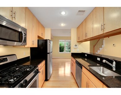 10 Blue Jay Cir unit 10, Mattapan, MA 02126 - photo 3