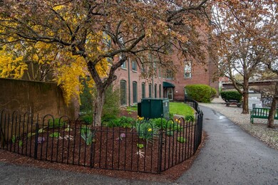 Emerson Mills unit 105, Pembroke, NH 03275 - photo 2