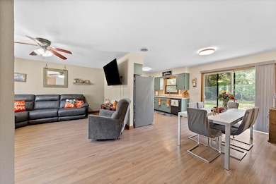 822 Clear View Dr, West Bend, WI 53090 - photo 7