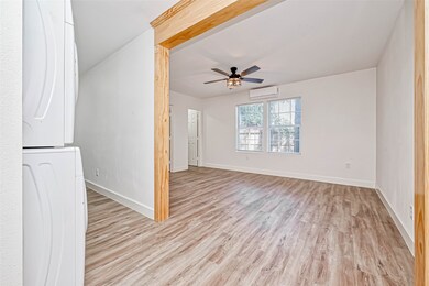 5609 Denmark St unit C, Houston, TX 77028 - photo 4