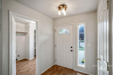 202 S Valley Dr, Nampa, ID 83686 - photo 3