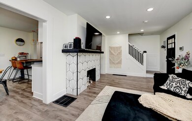 Living Room (4)