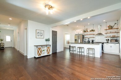 524 E Evergreen St, San Antonio, TX 78212 - photo 5