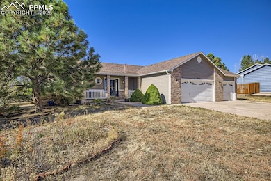 Ranch-style home featuring driveway, a porch, fenc