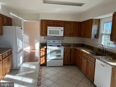 13403 Poplar Woods Ct, Chantilly, VA 20151 - photo 6