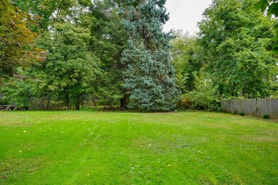 11 Walnut Ct, Woburn, MA 01801 - photo 4