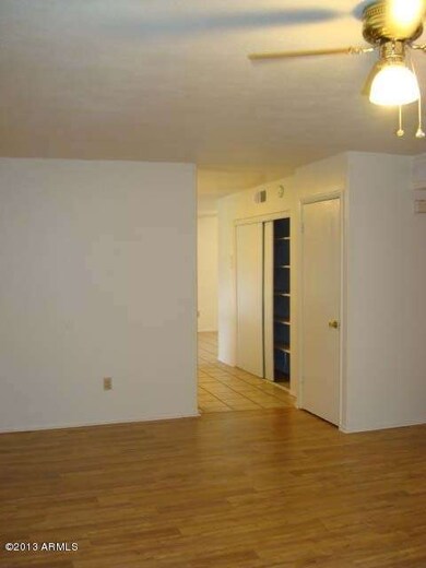 Yale LivingRm-