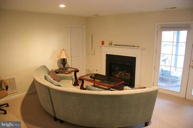 12804 Dogwood Hills Ln, Fairfax, VA 22033 - photo 3