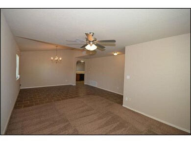 221 Flor Scabiosa Dr, Socorro, TX 79927 - photo 4