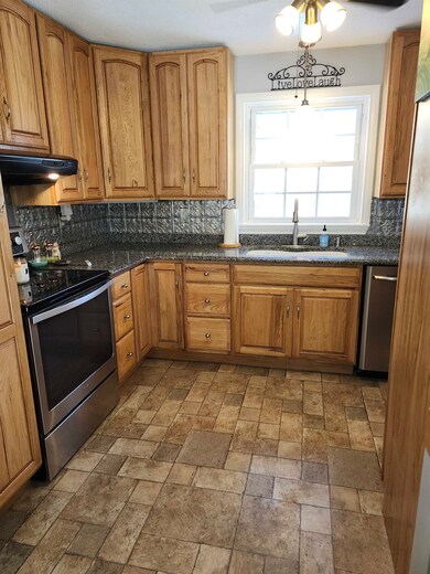 1093 Craney Hill Rd, Henniker, NH 03242 - photo 3