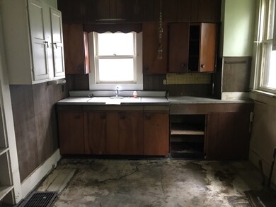 54 W Meredith St, Frankfort, IN 46041 - photo 5