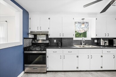 28 Ball St, Worcester, MA 01603 - photo 3