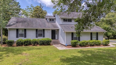 02-600 Dolphin Drive-1