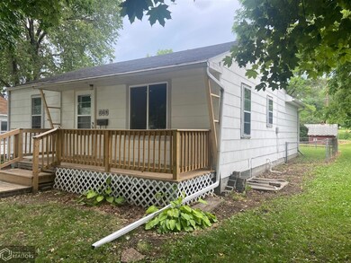 209 W Nishna Rd, Shenandoah, IA 51601 - photo 2