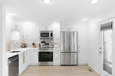 904 Kings Way unit 904, Carmel, NY 10512 - photo 6