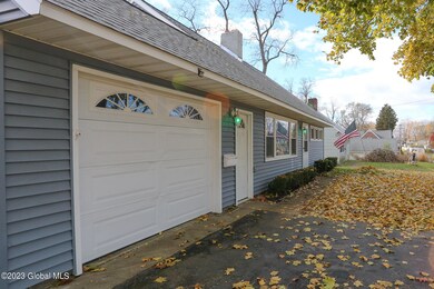 1090 Deforest St, Schenectady, NY 12303 - photo 4