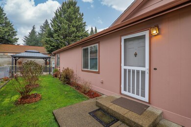 158 NW Wrightwood Cir, Grants Pass, OR 97526 - photo 4