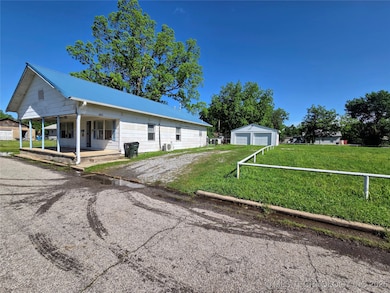 602 N Collins Ave, Okmulgee, OK 74447 - photo 2