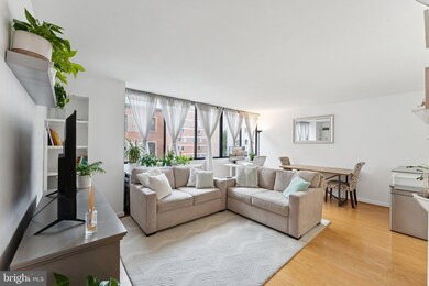 Park Princess/Logan Park unit 411, Washington, DC 20005 - photo 3