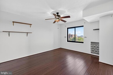 307 Yoakum Pkwy unit 821, Alexandria, VA 22304 - photo 4