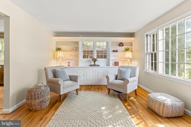 3904 Whispering Ln, Falls Church, VA 22041 - photo 3