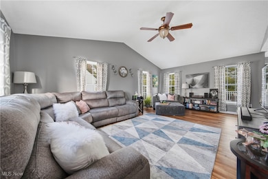 1906 Northgate Cir, Akron, OH 44320 - photo 5