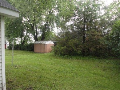 196 W Central Ave, Wheatfield, IN 46392 - photo 4