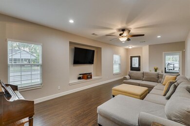 637 W Church St, Grand Prairie, TX 75050 - photo 6